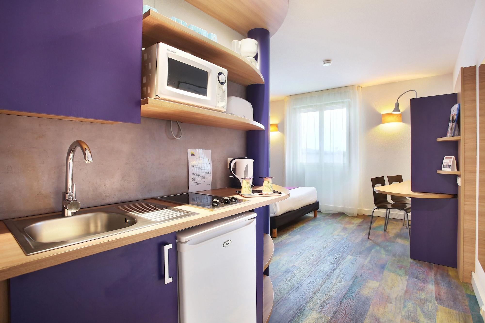 Apart-hotel Suite-home Orleans-saran Saran