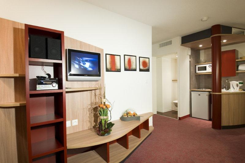 Apart-hotel Suite-home Orleans-saran